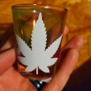 Pot leaf shot glasses 7ct
